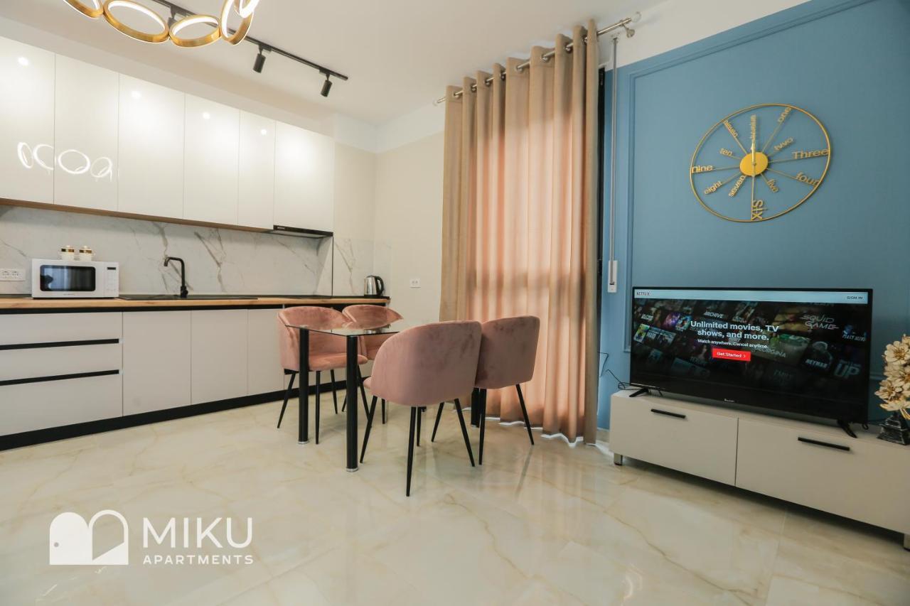 Miku Apartment - Glamorous 1Bedroom Apartment At Olympic Residence Tirana Buitenkant foto