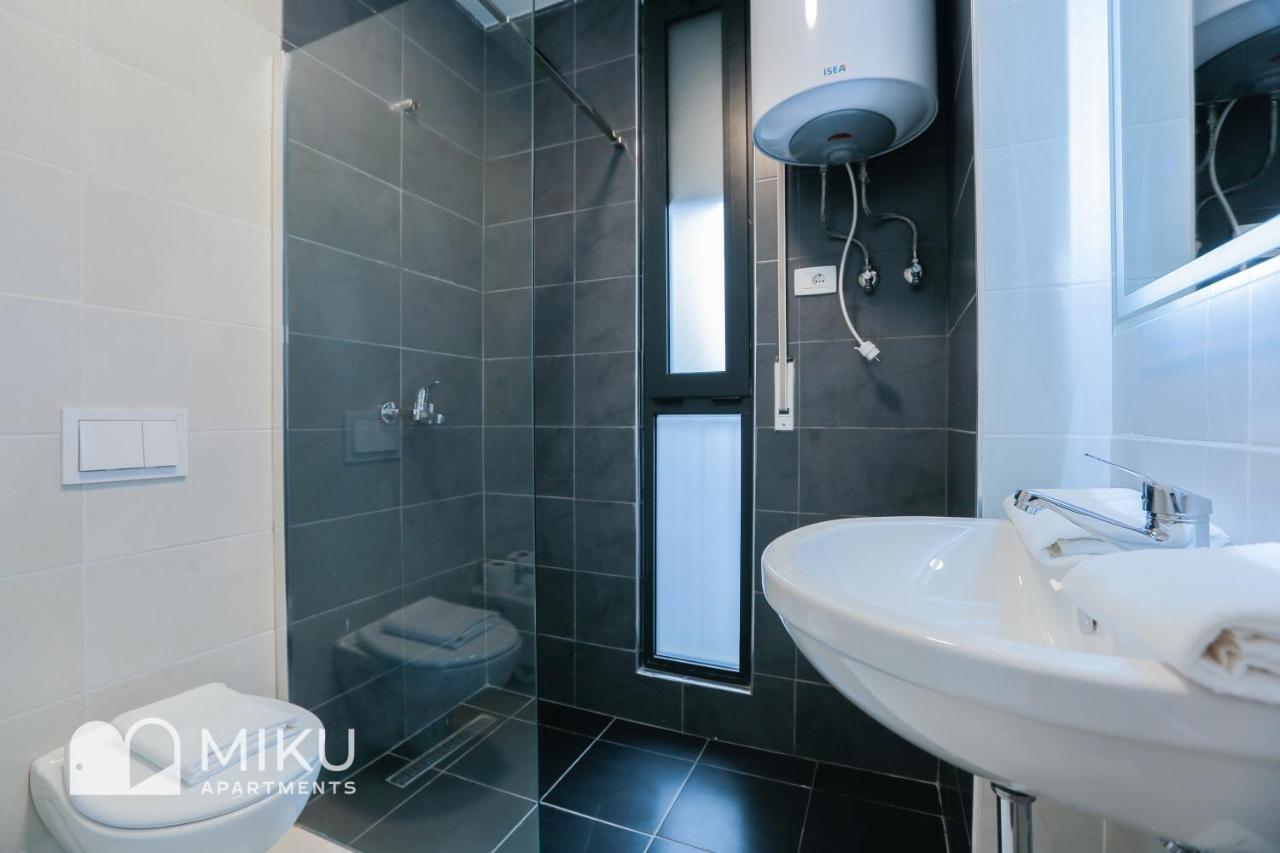 Miku Apartment - Glamorous 1Bedroom Apartment At Olympic Residence Tirana Buitenkant foto