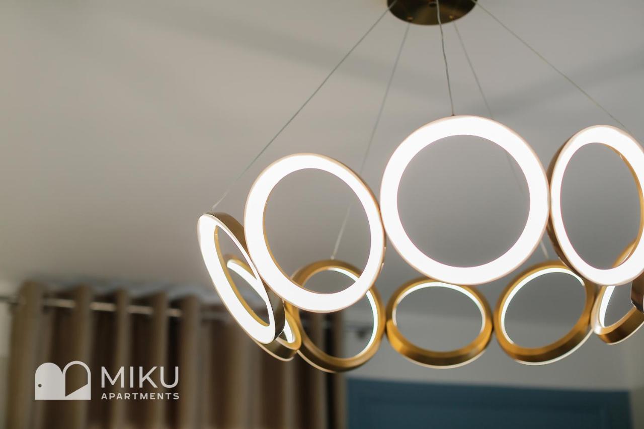 Miku Apartment - Glamorous 1Bedroom Apartment At Olympic Residence Tirana Buitenkant foto