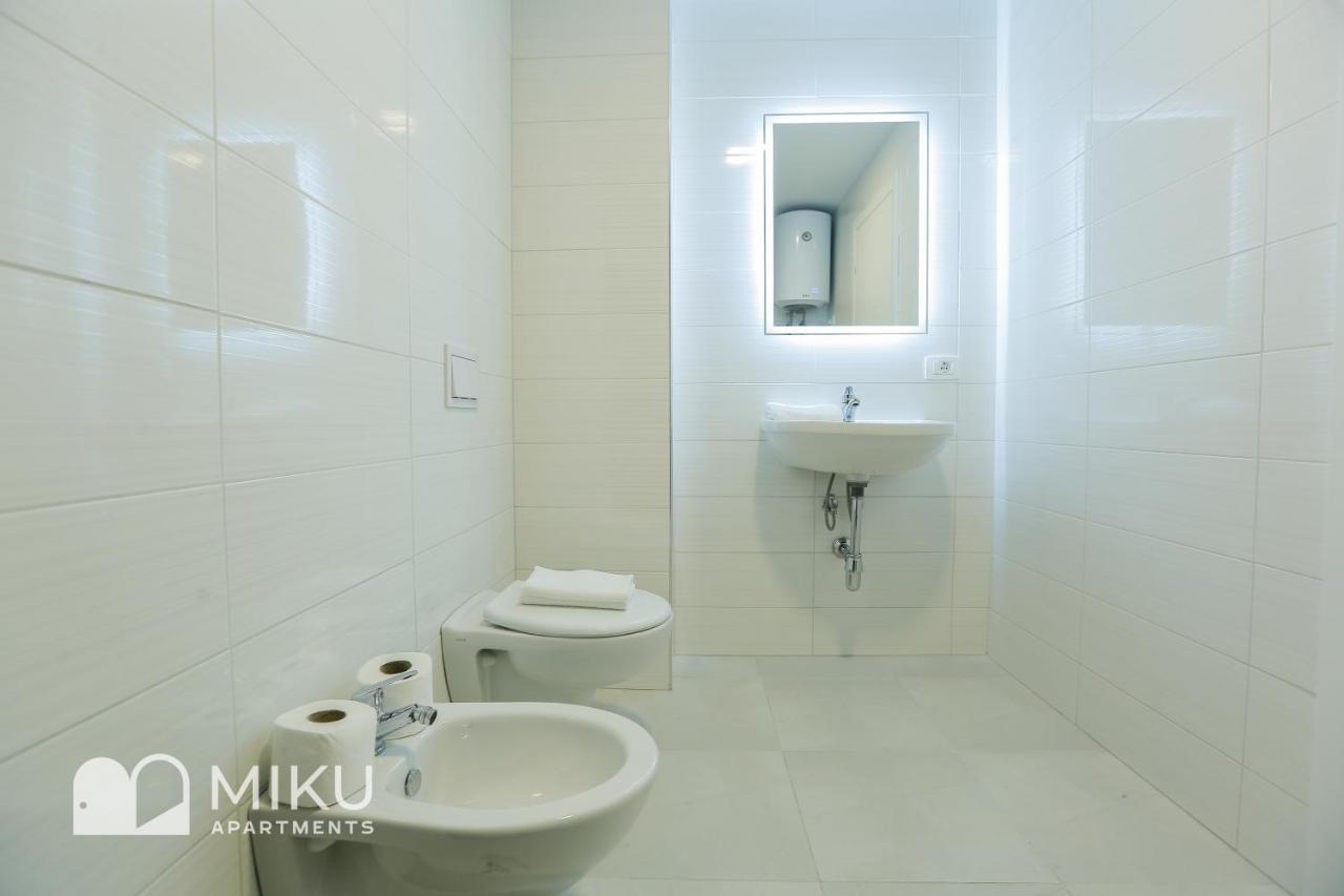 Miku Apartment - Glamorous 1Bedroom Apartment At Olympic Residence Tirana Buitenkant foto