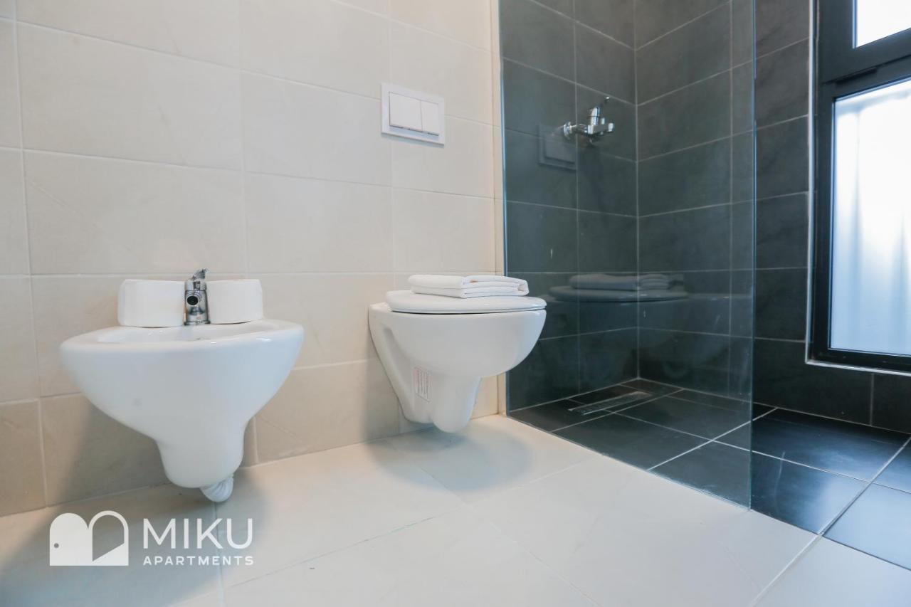 Miku Apartment - Glamorous 1Bedroom Apartment At Olympic Residence Tirana Buitenkant foto
